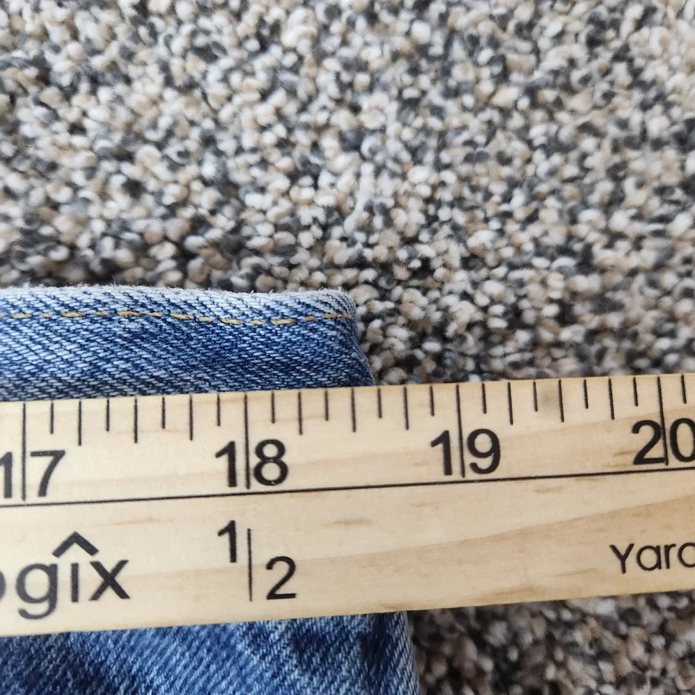 Vintage Levis 501 Jeans Men 40x30 Blue Denim Straight Leg Button Fly Made in USA